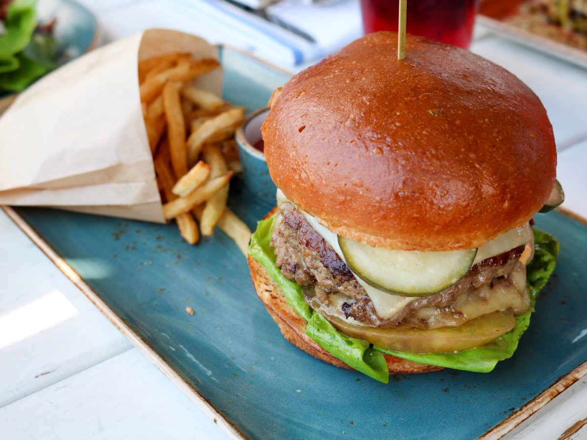 coastalbar's tweet photo. Lunch is better by the coast. https://t.co/MRahJRQ5Ao https://t.co/jhUsaPnBUx