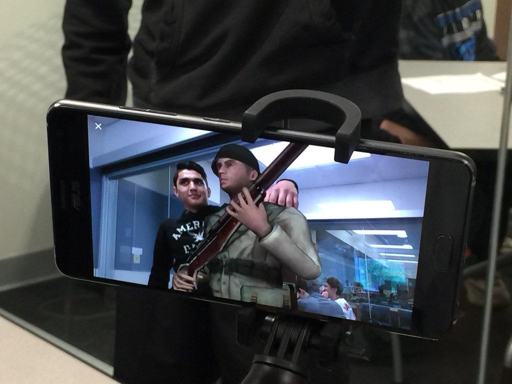 Experiencing the #GoogleExpeditions #GoogleAR at Marquette HS <a href="/MHSPrincipal/">Marquette Principal</a> <a href="/imBrianReed/">Brian Reed</a>