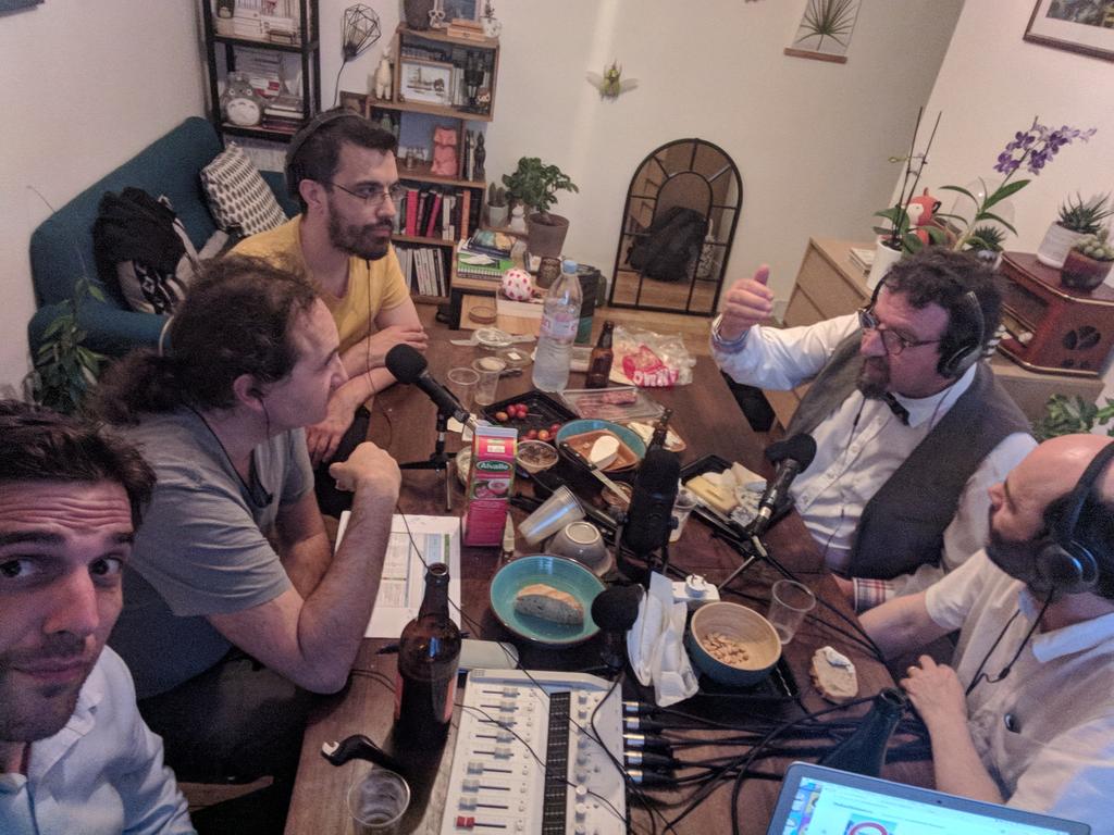podcastscience's tweet photo. Avec @ClaireuhJosse cachée #ps340 https://t.co/OvnedfjcNj