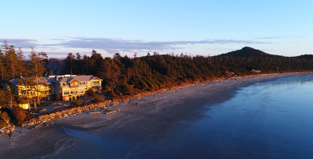 Win a 2-night stay at Long Beach Lodge Resort <a href="/greatroom/">Long Beach Lodge</a> and direct flights from #Vancouver with <a href="/PacificCoastal/">Pacific Coastal</a> @VancityBuzz 🛩 RT to enter! bit.ly/2KPsp8v