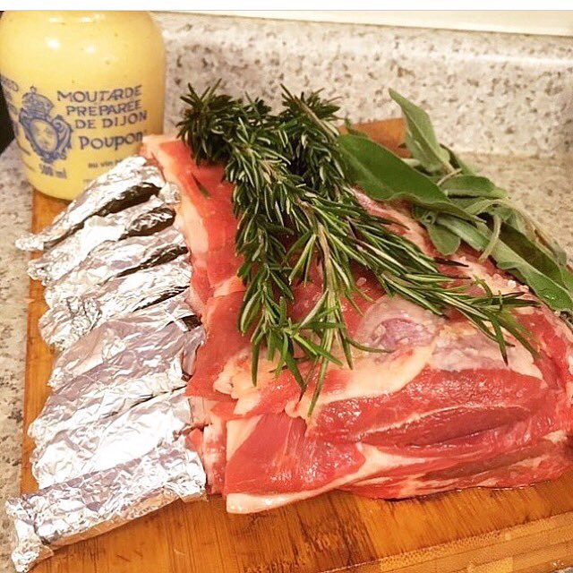 KitchenSprout's tweet photo. #Toronto Run 🏃.@dilisos located in @StLawrenceMkt #RoastedRackOfLamb #LocallyRaised #NoHormones #NoAntibiotics #AlwaysFresh #SpringOnions #Mushrooms #Rosemary #Sage #RoastedBrusselSprouts #RoastedPotatoMedley #TomatoNBasil #MixedBellPeppers #CheersFromToronto🍷🍴🍷 https://t.co/nXVlT8Jh8i