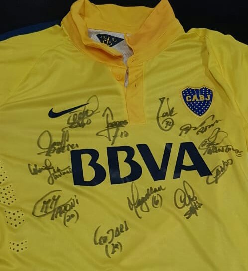 cafeveloz_ok's tweet photo. 🚨SORTEO🚨 Llevate la camiseta de Boca 🏆🏆autografiada POR LOS BICAMPEONES 🏆🏆 del fútbol argentino 🇦🇷.
¿Como participar? 
📌Seguinos.
📌RT a este Twitt.
✅LISTO. https://t.co/Vy28qiXHax