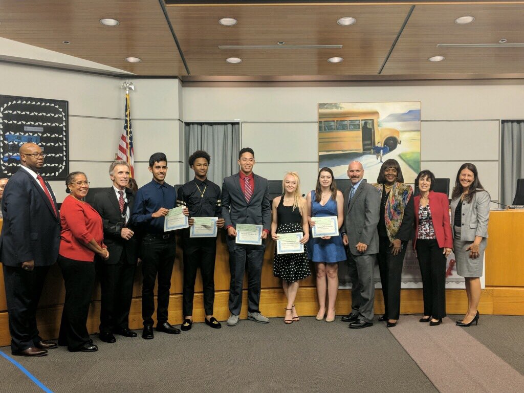 pjdaoust's tweet image. Scholarship winners from the inaugural Staff Association Scholarship. Great kids with a bright future! @pbcsd @SuptFennoy #HigherEducation #grads #money #brightfuture #MakeItCountPBC