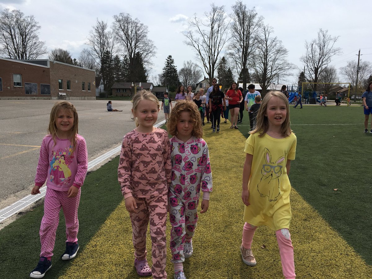 JamieJ19842012's tweet photo. Mental Health Awareness Week- Stigma Walk organized by our Mental Health Champions @stjoesportelgin #BGmentalhealthmatters https://t.co/4uHy7TZdoI