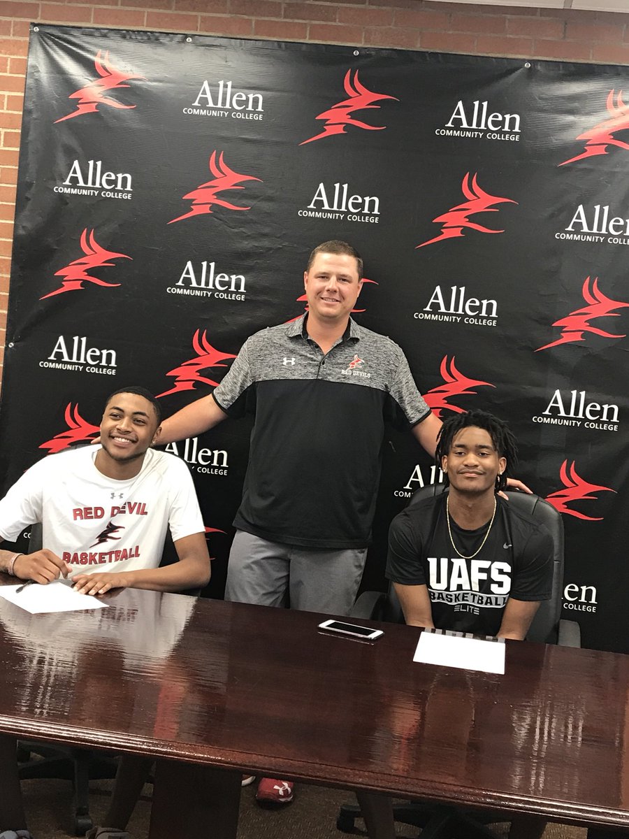 Congrats to Ahmad Winston @Dopeitsmod for signing with Robert Morris-Chicago and Tyler Williams @Ty_Williams97 for signing with Arkansas Fort Smith! Proud to have coached both of you! #AllenPride