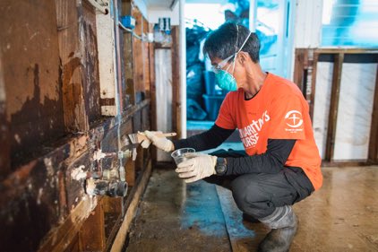 Franklin_Graham's tweet photo. I’m grateful for the many @SamaritansPurse volunteers who are working hard in Kauai, Hawaii helping residents after the recent flooding. https://t.co/rqxhlL8J0d