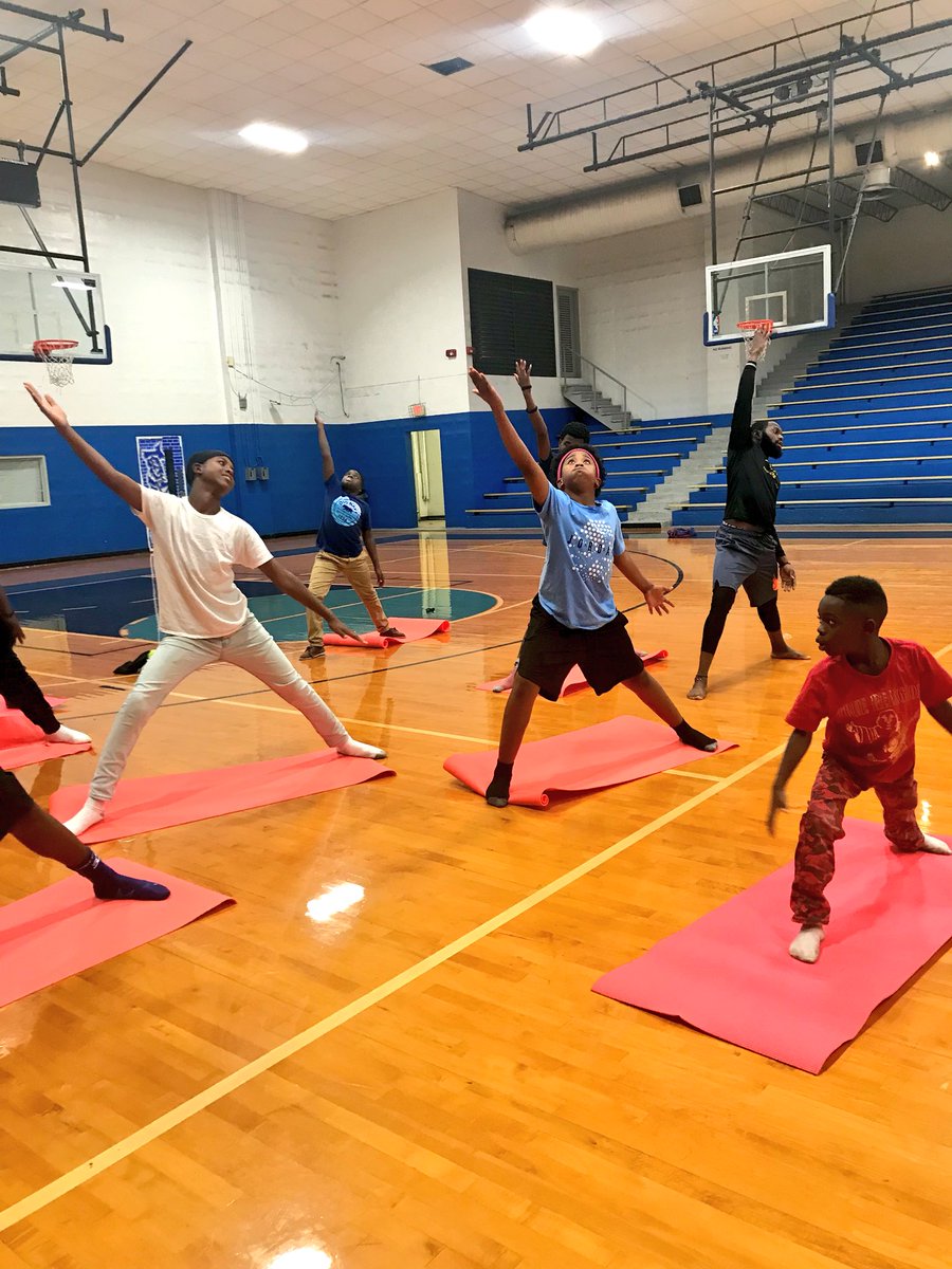 orlandoFPR's tweet image. Our young men learning the benefits of yoga.  It helps calm the mind and strengthen the body. #PKZOrlando