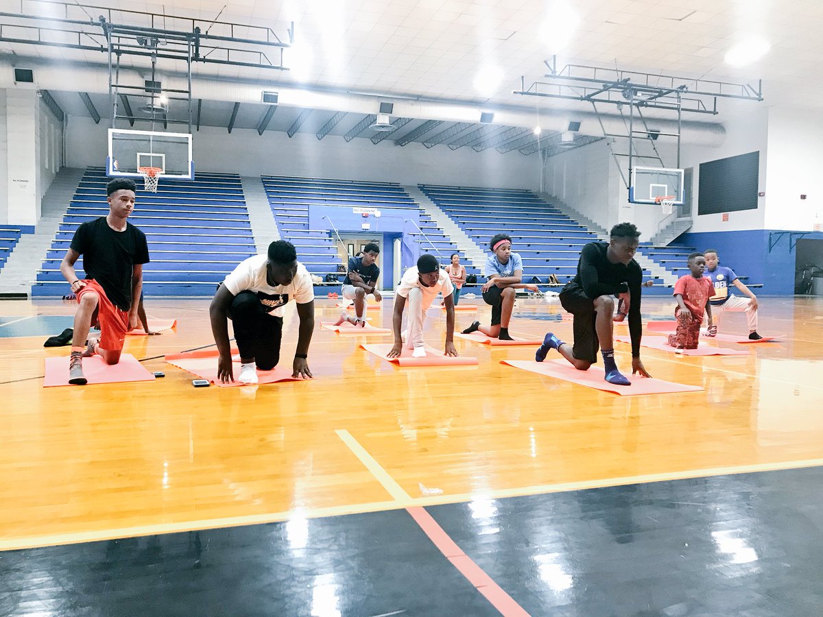 orlandoFPR's tweet image. Our young men learning the benefits of yoga.  It helps calm the mind and strengthen the body. #PKZOrlando