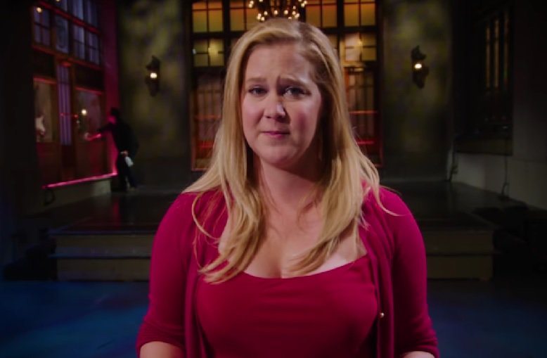 Amy Schumer is literally the worst NBC tour guide ever in her new "SNL...