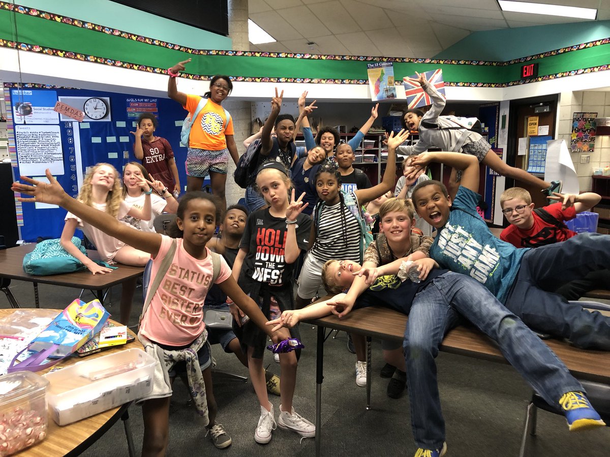MrsHarris4K4C's tweet photo. With the help of @Mrs_DevinEllis @QuickSMSD @MrWilliams1245 5H dominated the MAP tests! I am beyond proud! @RStar512 @theSMSD #5HRocks https://t.co/odreyipeat