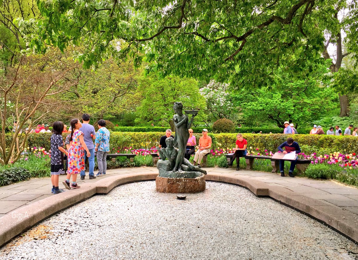RT@NYCDailyPics Burnett Fountain by <a href="/gigi_nyc/">Gigi A</a> #newyork #nyc #Hotelbelleclaire