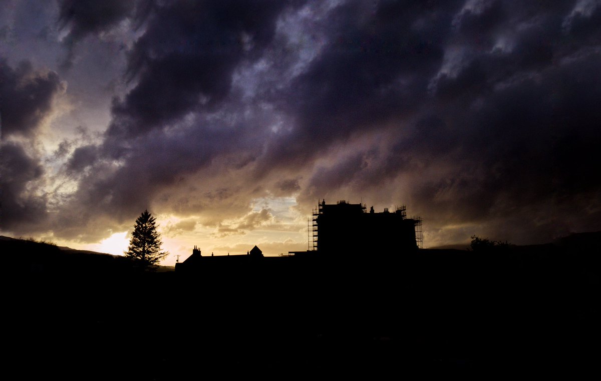 A pretty end to a rainy day.

#mull #scotland <a href="/VisitMull_Iona/">Visit Mull & Iona</a> <a href="/VisitScotland/">VisitScotland</a> <a href="/Argyll_IslesApp/">Argyll and the Isles</a> <a href="/DuartTearoom/">Duart Tearoom</a> <a href="/DuartCastle/">Duart Castle, Mull</a>