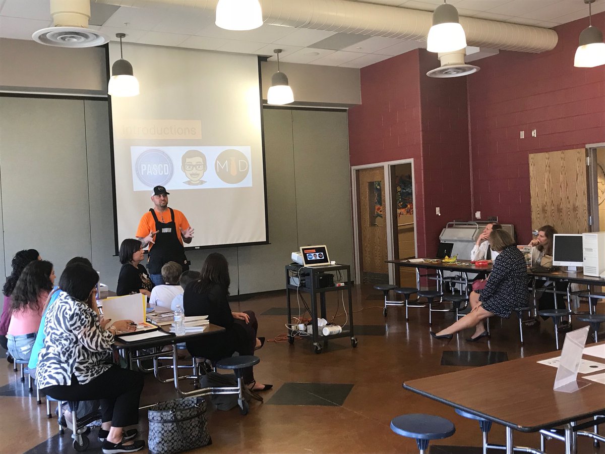 brookem1015's tweet photo. @makerdads is kicking off @DVR_PASCD 's spring event! Lots of kids and adults ready to experience hands-on activities! #dvrpascd https://t.co/LO3YPdopwE