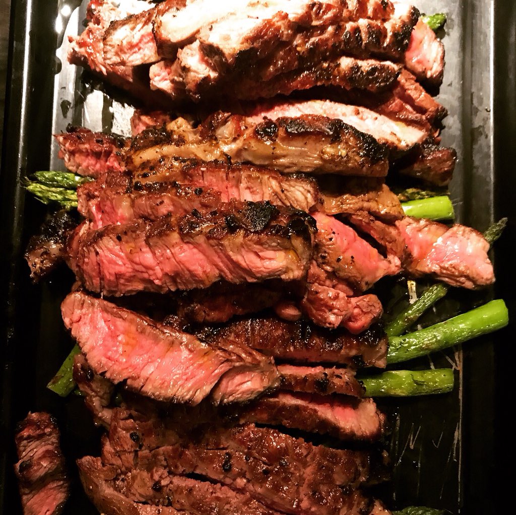 Foodie shots for #weddinghour 
Bbq Ribeye with asparagus. <a href="/WeddingAffair/">The Wedding Affair</a>