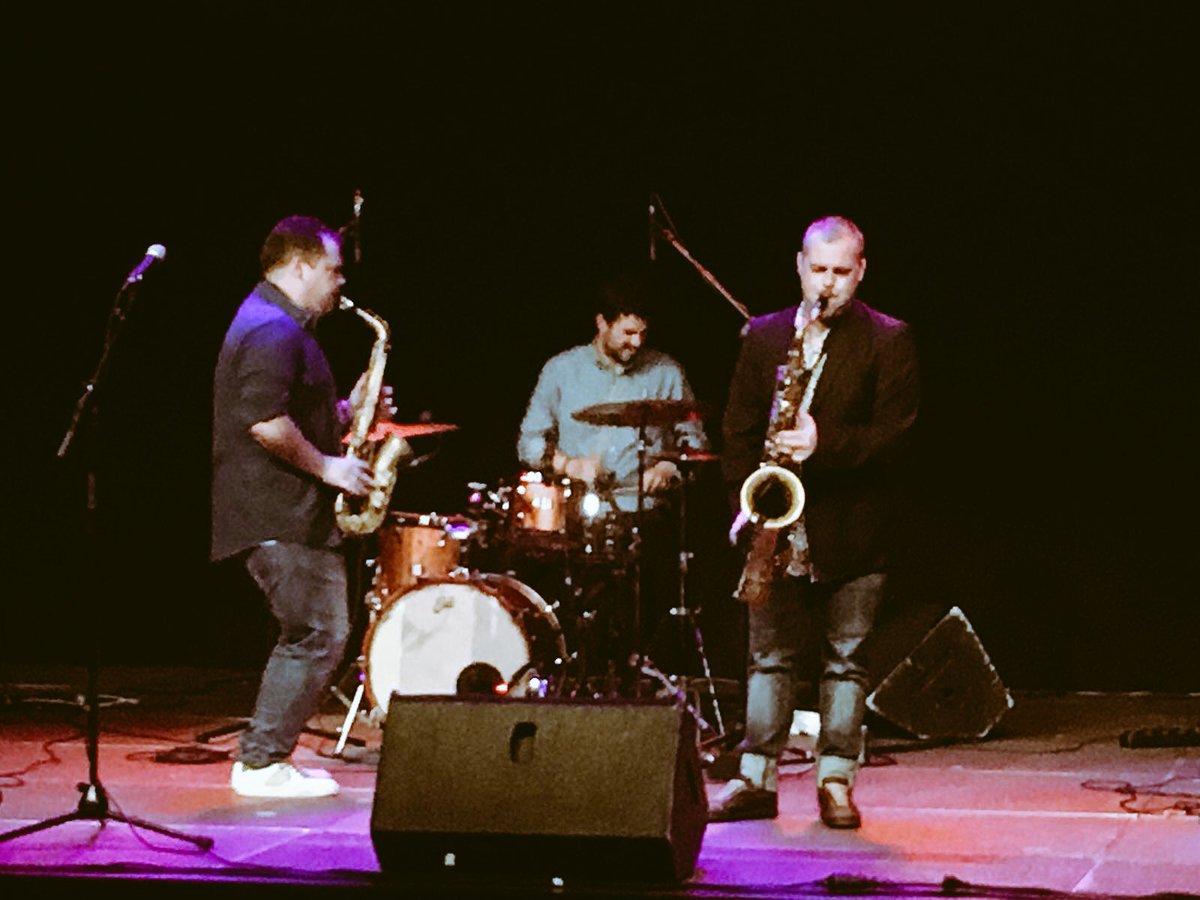 I mentre esperam a que arribi dissabte per seguir amb el #CicleMusicartLloseta i el Cor de Dones de la <a href="/UIBuniversitat/">Universitat de les Illes Balears - UIB</a>, vos deixam amb algunes fotos del primer concert del Cicle! <a href="/Saxophobia_FP/">Saxophobia_FP</a> <a href="/juanjomonserrat/">Juanjo Monserrat</a>