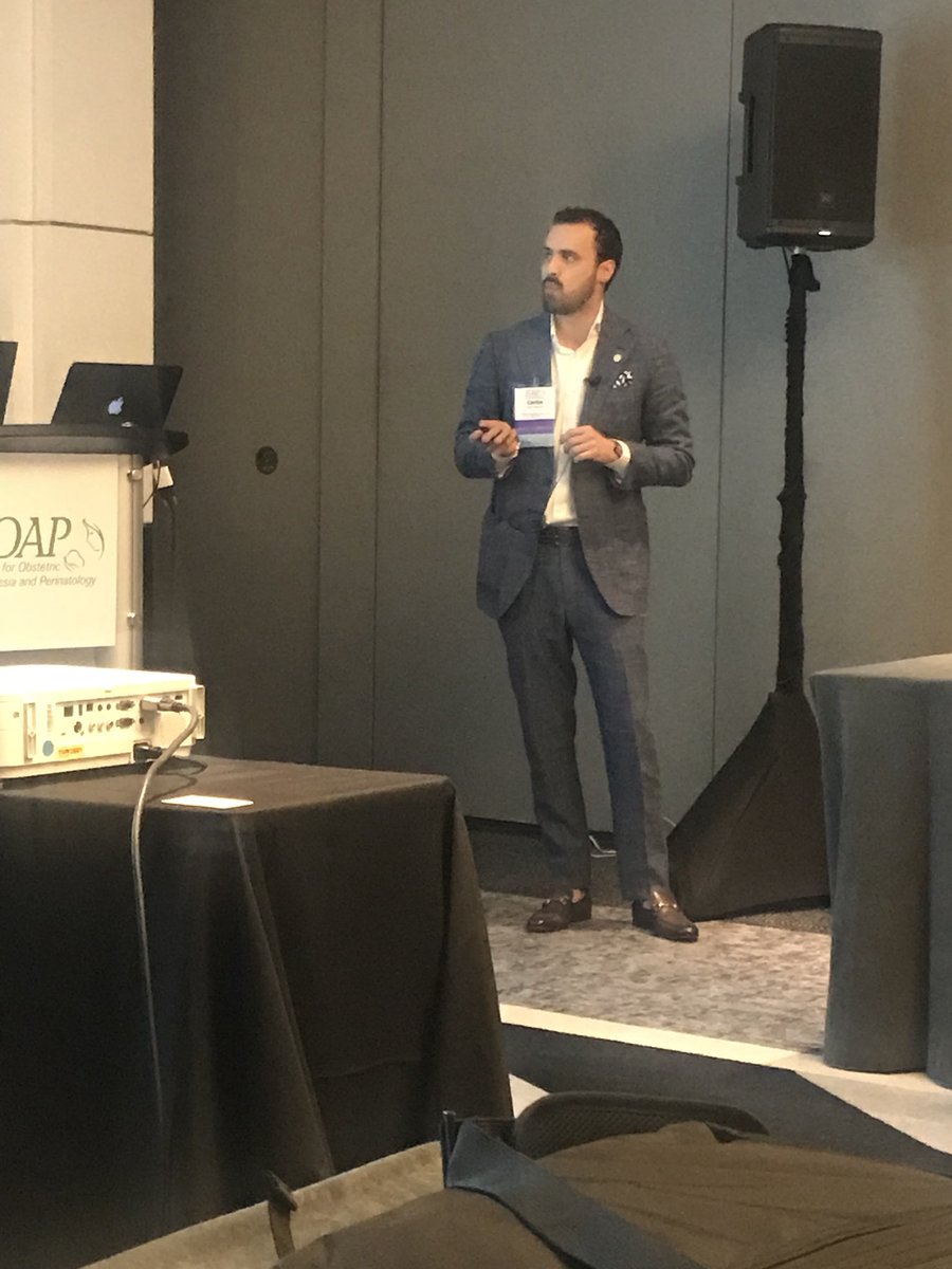 AnObsColombia's tweet image. El Dr Carlos Delegado defendiendo la anestesia general en nuestro Debate Pro-Con #SOAPAM2018 #soaplatam2018