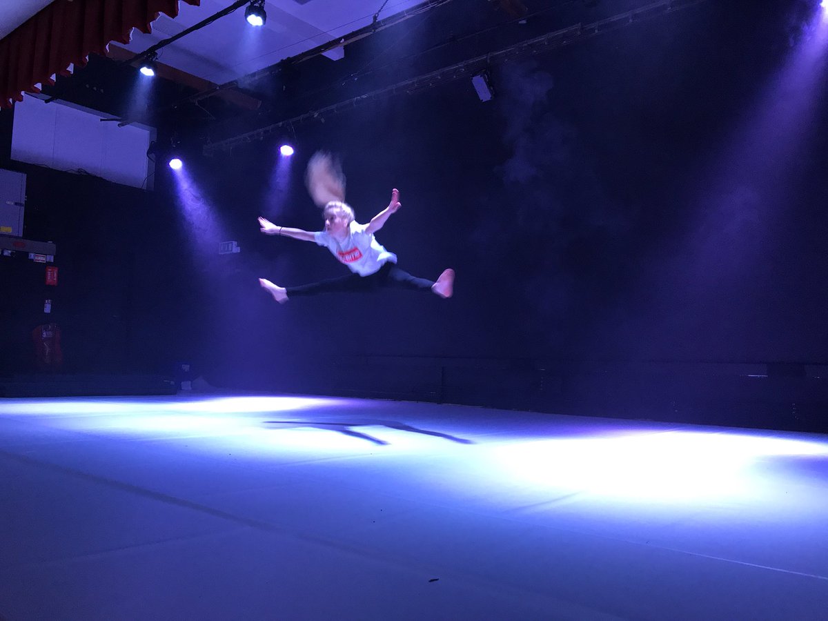 MrsThomasBeacon's tweet photo. A few great shots from tonight’s Beacon Spring Dance 2018. Huge congratulations to all of the performers this evening #ProudTeacherMoment @Beacon_Academy @sirhenryfermor @Gussie75 @CrowboroughLife https://t.co/MCeaBnR3uu