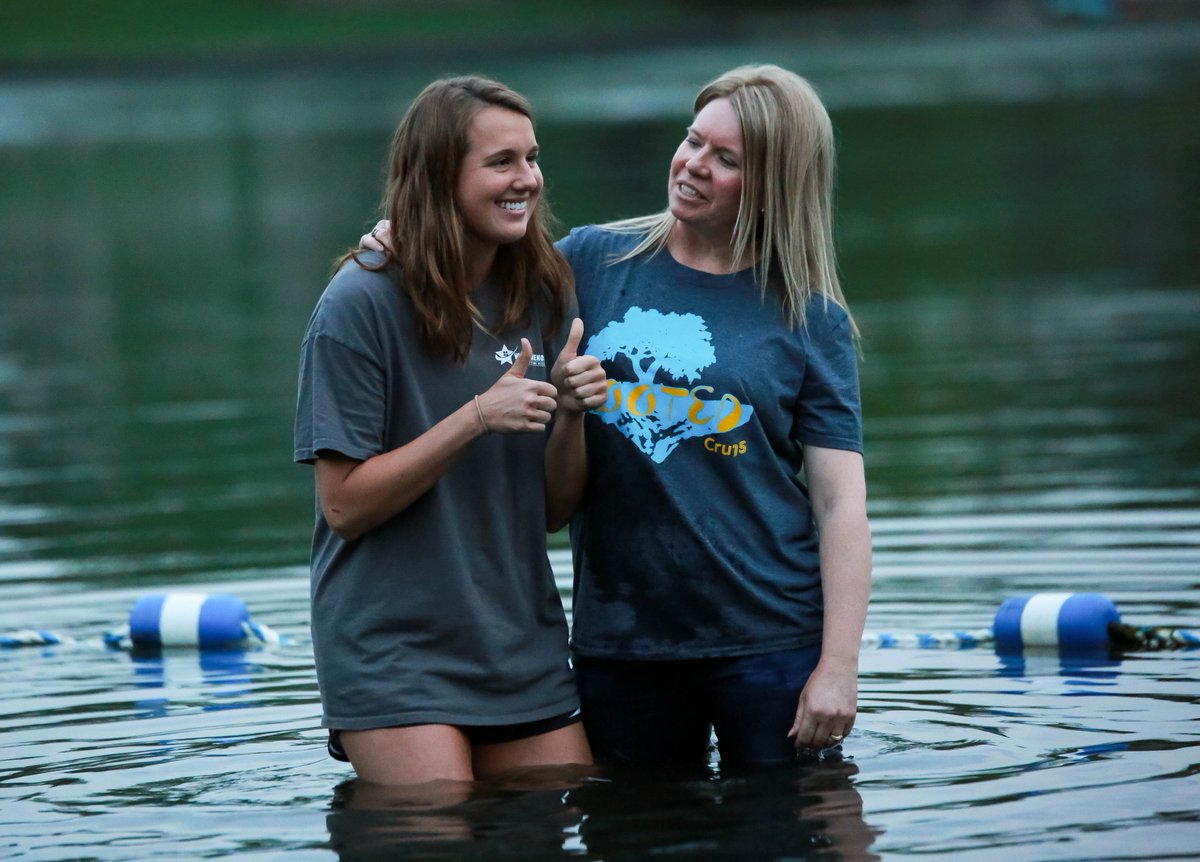 MizzouAIA's tweet photo. It was an honor to share their declaration that Jesus is Lord and baptize @TheKspecial_, @a_hess6, @BaileeDay, @jordangeist12!  Thank you @NickeyAMonagram for capturing Heaven's celebration. https://t.co/zI4G67ynsM