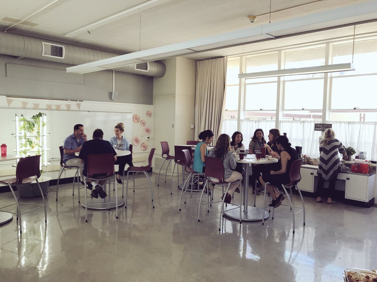 HolbrookMDUSD's tweet image. Thanks SO MUCH #HOLAPFC for feeding our amazing #teamHolbrook #TeacherAppreciationWeek2018 #sothankful #ourparentsarethebest