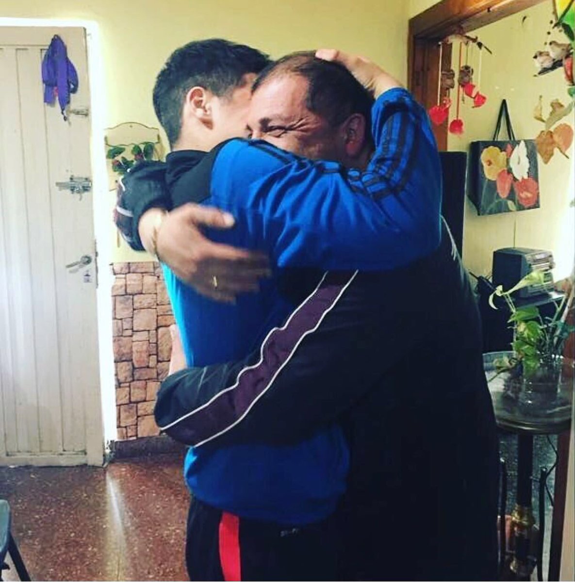 matidelb's tweet photo. Esta en proceso pero nada más lindo que recordarte con ese abrazo viejo ! https://t.co/6NiuZFfcOY