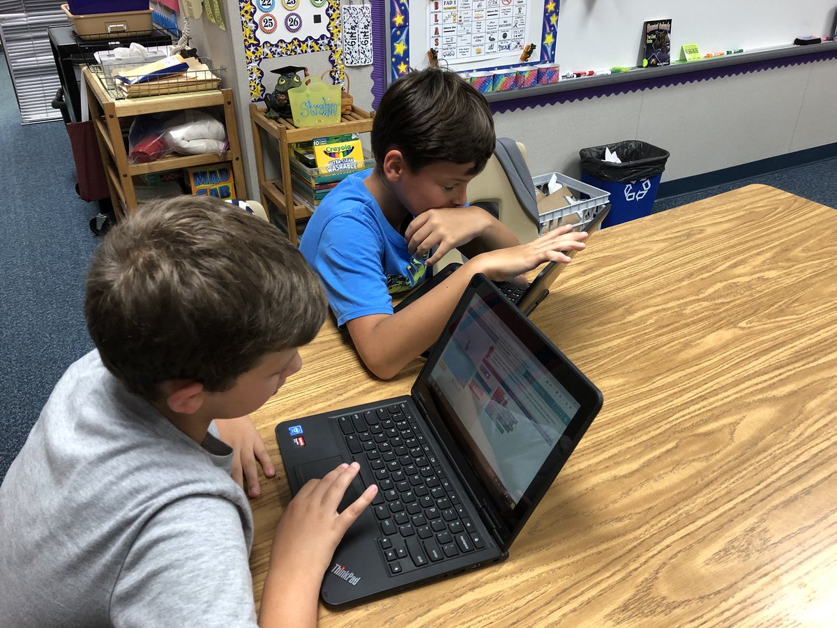 LisaStrahan5's tweet photo. Using https://t.co/SBUSdYCoIx during our E-track time to create future computer science majors in college. #catchthespirit  #robisonspirit https://t.co/4sFSPD4Ecc