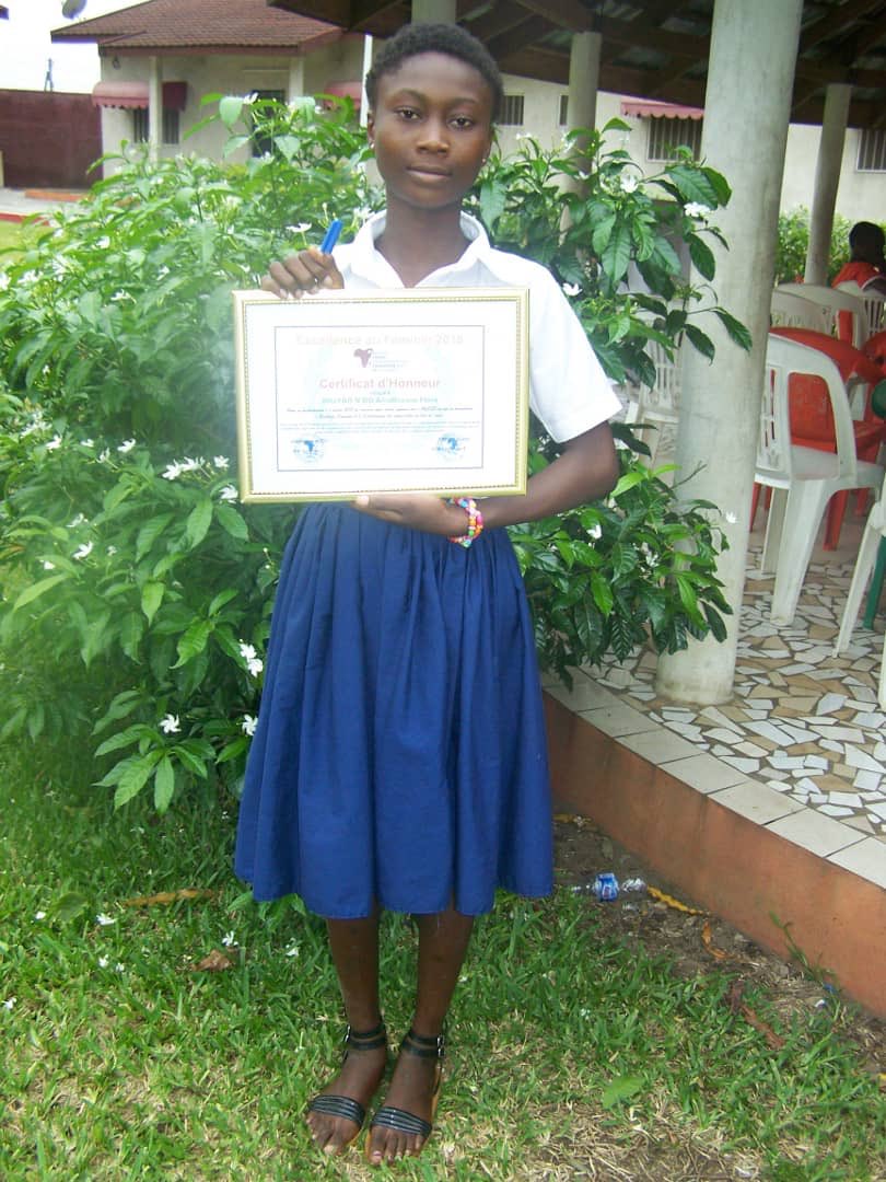 ef_ayeedafrica's tweet photo. #ExcellenceauFéminin 👩🏾‍🎓👩🏾‍🏫
En plus des lots an nature les candidates ayant participé aux phases de qualification ont également reçus des certificats d’excellence afin de maintenir en elle la flamme 🔥 de l’excellence 🏆
#CivEdu #EF2018 #uCiv🇨🇮 https://t.co/9S9f9Dcu5t