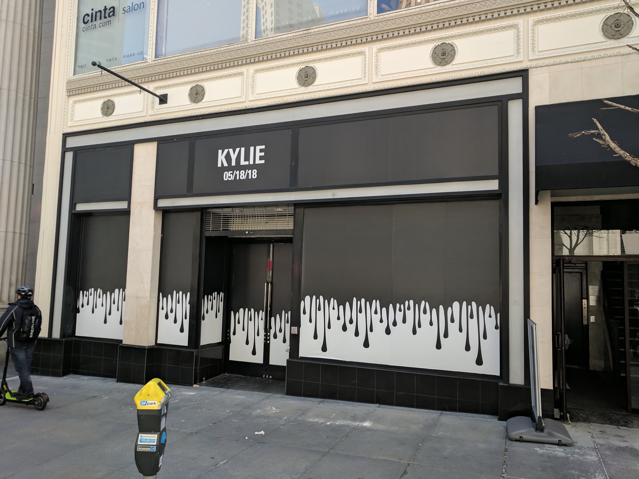 Kylie Jenner Is Opening Her First Pop-Up Shop - Narcity