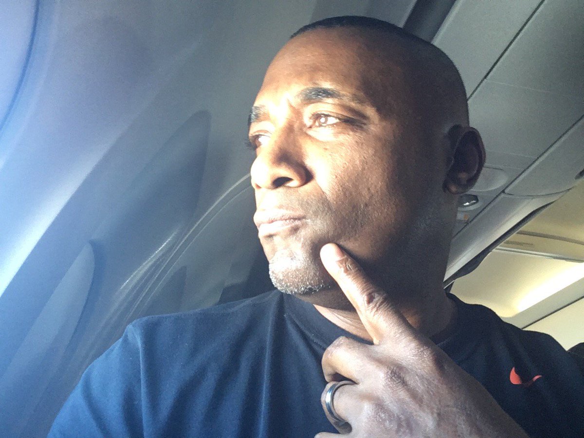 markagarrett's tweet image. Sometimes I get my best thoughts at 30,000 feet. On my way to CA for a speaking engagement to teachers...