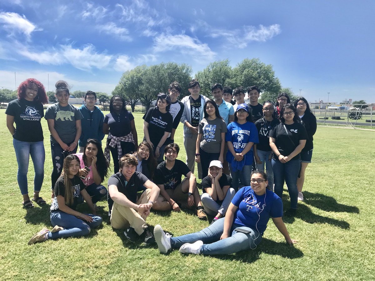they_lead's tweet photo. I only have a few more days with this group of amazing AP students! Since I got to be with them today for 3 ½ hours, we had recess!💙💙💙#APChallenge #nmhskaizen #classof2019 #studybreak https://t.co/3ZDJAgoWY9