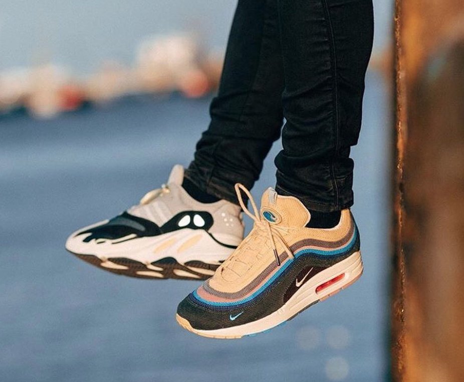 You can only choose one... 👀

SW 1/97 or Yeezy 700 Wave Runner? 🌊

📸<a href="/danofazz/">Daniel O' Farrell</a> / @g_h_o_s_t_b_o_y