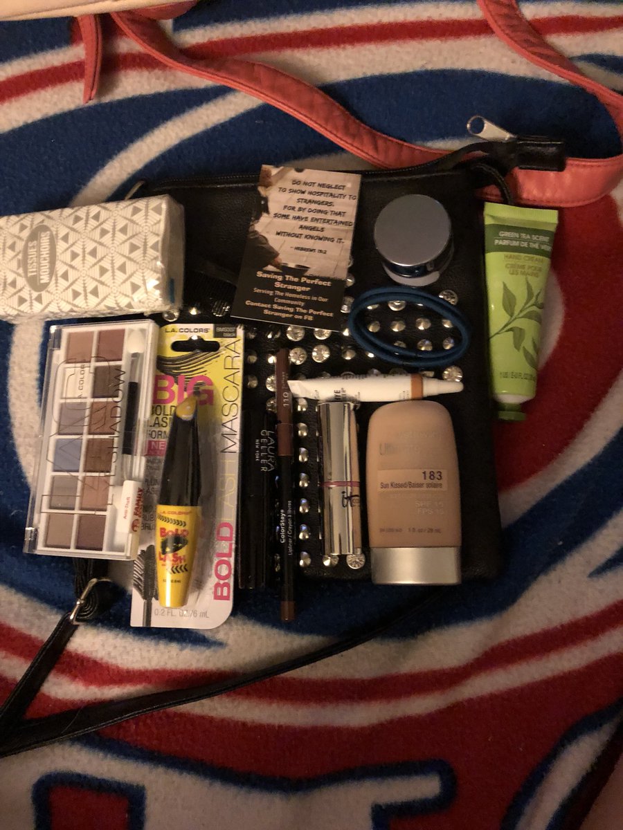 SavingStranger's tweet image. Delivered the Purses and Makeup to one Domestic Battered Shelter. Delivering more to Safe Haven Shelter. God Bless these Courageous Women and Happy Mother’s Day. #SavingthePerfectStranger  #EllenDeGeneres #compassion  #PowerofPurseDrive #Love #Youareneveralone