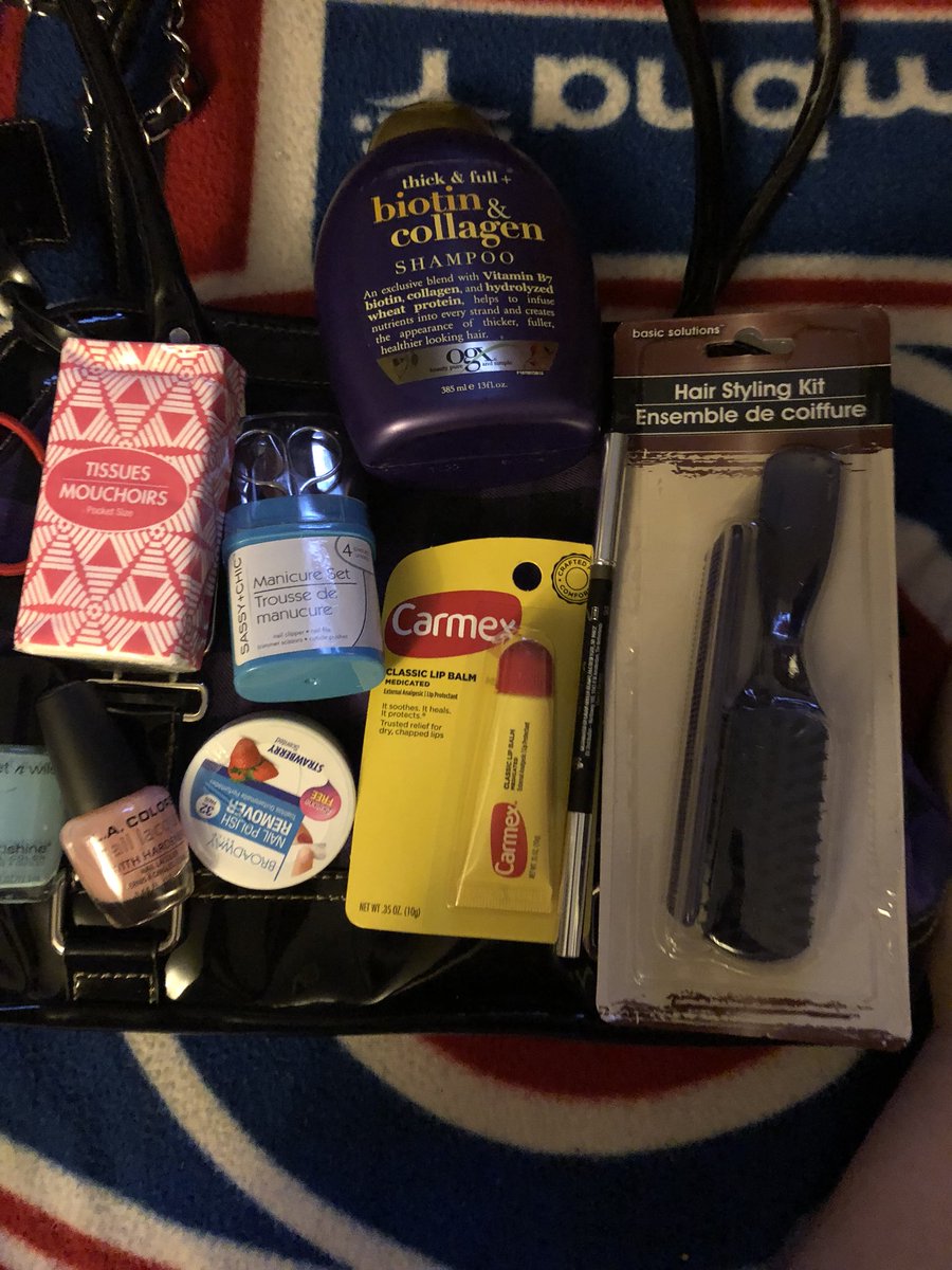 SavingStranger's tweet image. Delivered the Purses and Makeup to one Domestic Battered Shelter. Delivering more to Safe Haven Shelter. God Bless these Courageous Women and Happy Mother’s Day. #SavingthePerfectStranger  #EllenDeGeneres #compassion  #PowerofPurseDrive #Love #Youareneveralone