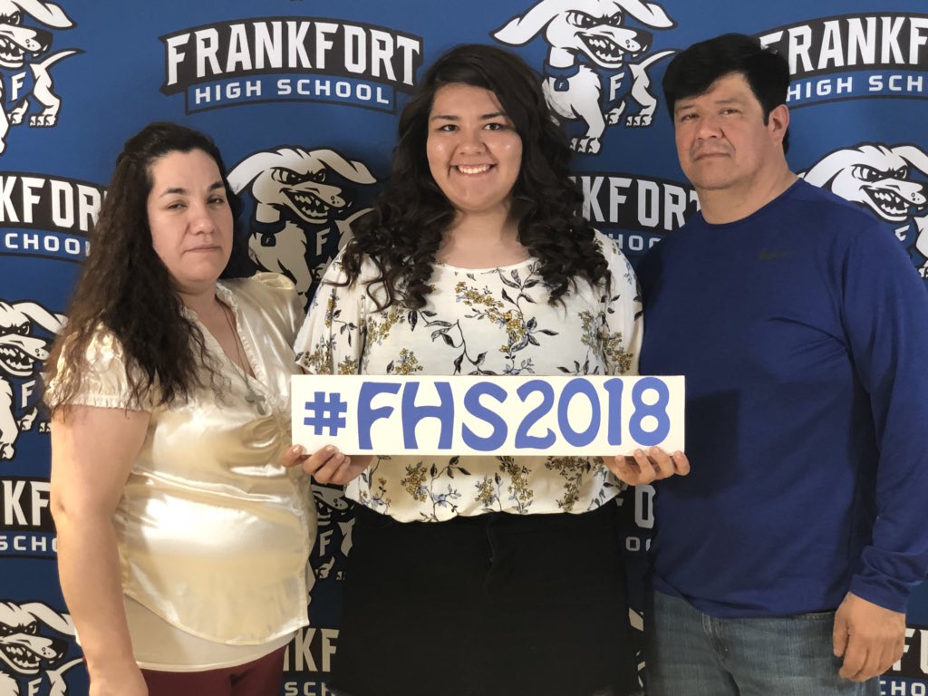 FHSHotDogs's tweet photo. #hotdogpride #FHS2018 #seniorsmarties https://t.co/G1Ca8dq0Nn