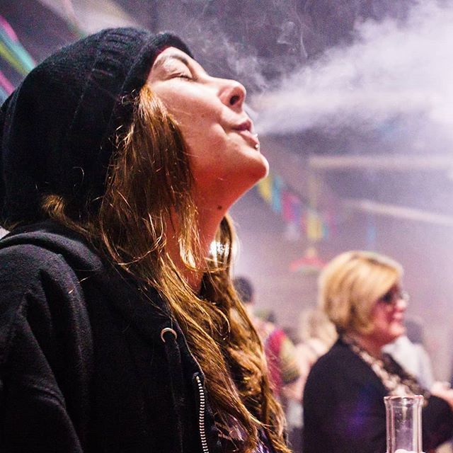 Annie420Bananie's tweet photo. I'm a dragon.
#higherinfluence #northwestrosin #cannabis #rosin #cinder #spokane #washington #stonergirl #washingtonweed #pnwcannabis #atomimages #imadragon #dragon #cincodemayo #marijuana #weed #networking #marketing https://t.co/y9bICRL9am https://t.co/nVBVgs5DWb