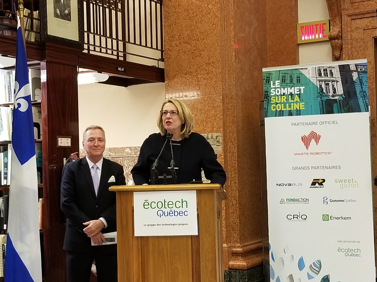 La Ministre des relations internationales du Québec @stpierre_ch souligne le rayonnement du Québec à l'international lors du cocktail en marge du Sommet sur la Colline  organisé par @EcotechQuebec #technologiespropres #delegationsduQuebec @MRIF_Quebec @novabus_