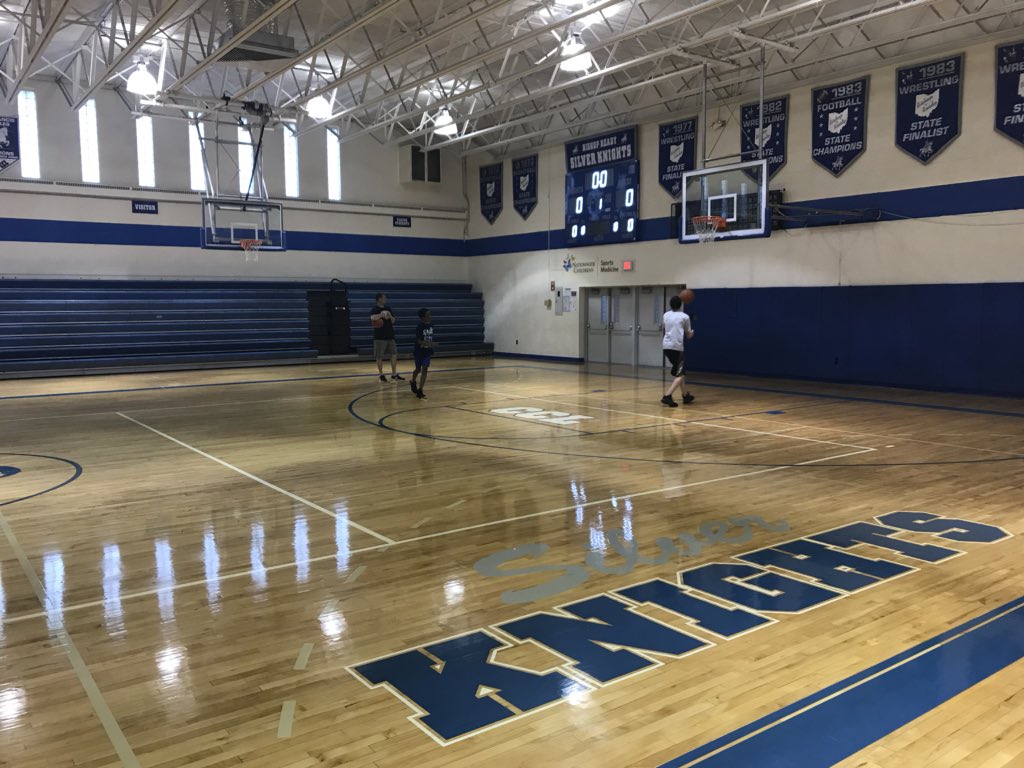 ReadyHoops's tweet image. Coach Brock Brown working w/our incoming freshmen today! Exciting time for our newest Silver Knights embarking on the #ReadyHoops journey!