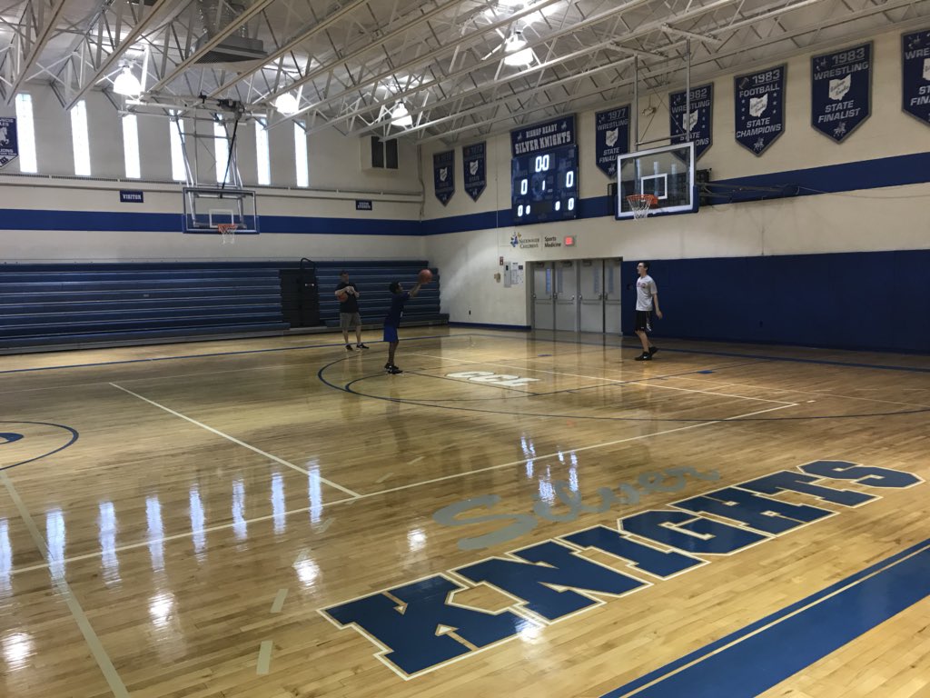 ReadyHoops's tweet image. Coach Brock Brown working w/our incoming freshmen today! Exciting time for our newest Silver Knights embarking on the #ReadyHoops journey!