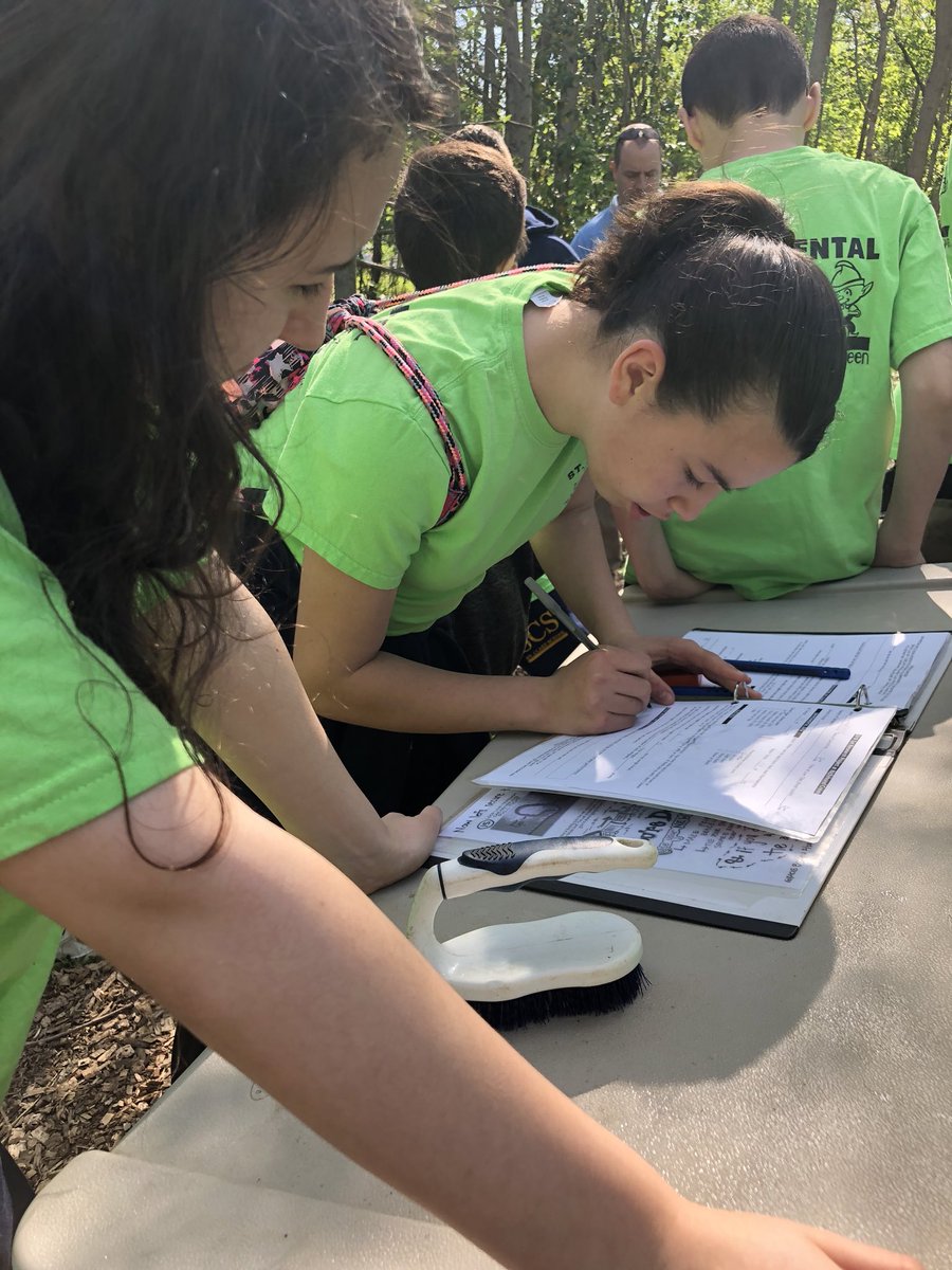 SCSMsMueller's tweet image. Eel Monitoring at Richmond Creek with the ELF team #scsscience #environmental