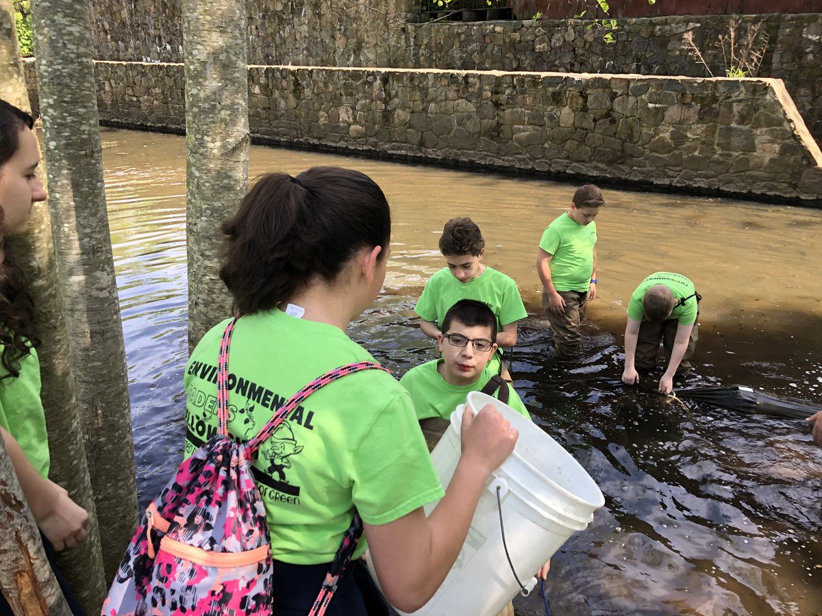 SCSMsMueller's tweet image. Eel Monitoring at Richmond Creek with the ELF team #scsscience #environmental