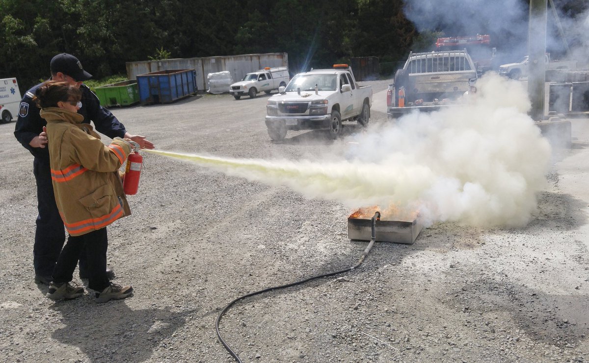 SaanichFire's tweet photo. Fire extinguisher training at @crd_bc #Hartland. Great work! JT https://t.co/Hj86nIbPdS