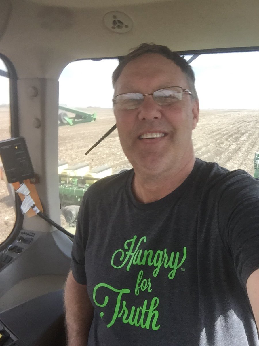 Timsdfarmer's tweet photo. A great day to be planting! https://t.co/GtRETTwKcg