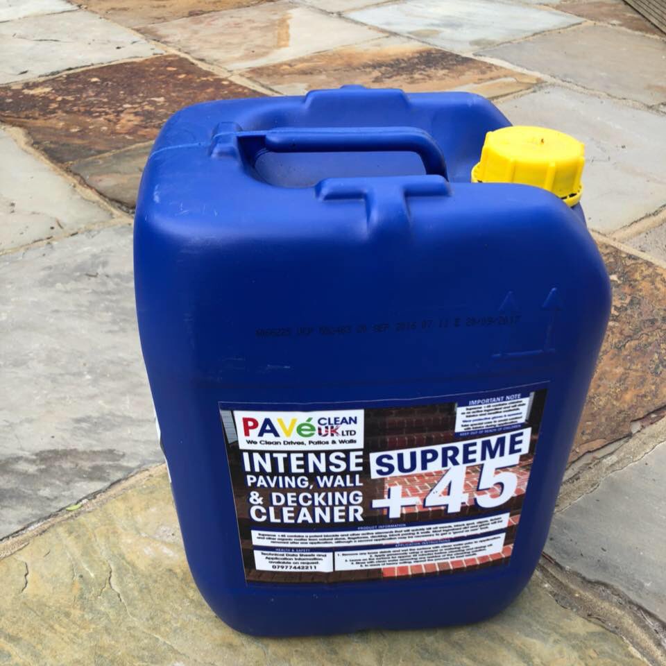 PaveCleaninguk's tweet photo. 🔵♦️ Pavè Clean Products just apply with a watering can 💦🔵♦️Contact us today on 07977442211 or DM us if you would like to place an order📱#essex #newdrive #driveway #paveclean #newhome #springbreak #springgarden #springtime #sawbridgeworth https://t.co/EmuYx5LJav