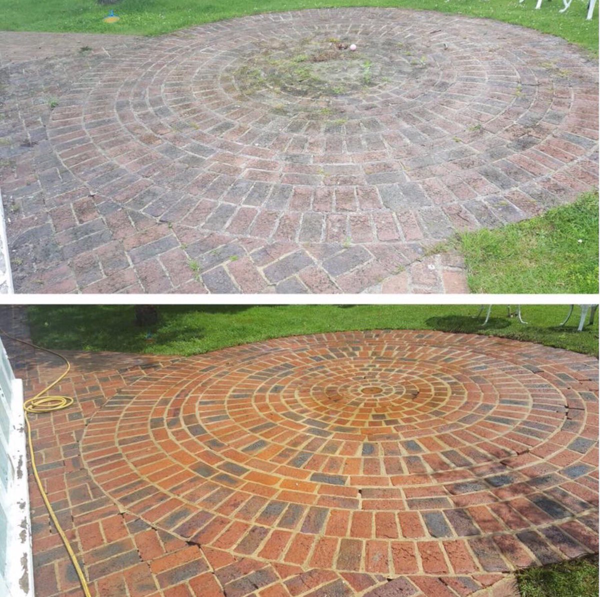 PaveCleaninguk's tweet photo. 🔵♦️ Pavè Clean Products just apply with a watering can 💦🔵♦️Contact us today on 07977442211 or DM us if you would like to place an order📱#essex #newdrive #driveway #paveclean #newhome #springbreak #springgarden #springtime #sawbridgeworth https://t.co/EmuYx5LJav