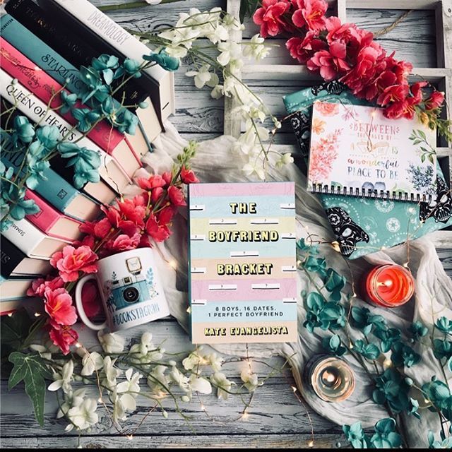 💕✨💕GIVEAWAY💕✨💕
.
“I can’t say this enough, but I really like this new confidence of yours. And from what I hear so does half the boys in school.”
.
“Only half?”
.
“The other half are head over heels for me.”
.
The Boyfriend Bracket by <a href="/kateva11/">Nikki Peckett</a> i… ift.tt/2K8XUJE