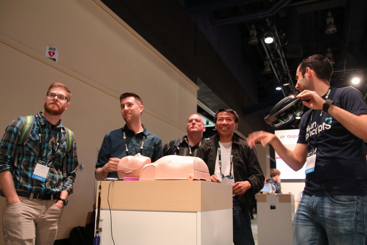 davilovick's tweet image. A lot of expectation in the @PlainConceptsEN booth. We have awesome #WaveEngine projects to show. #MSBuild2018