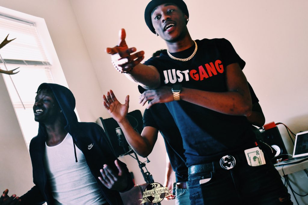 Jvlxn's tweet photo. ๐IMBROKEBABY๐ @TeejayMafioso @reesemonaye2bz @_OGStevo @147Calboy #SMALLSVISION https://t.co/FEnVNJ7r3J