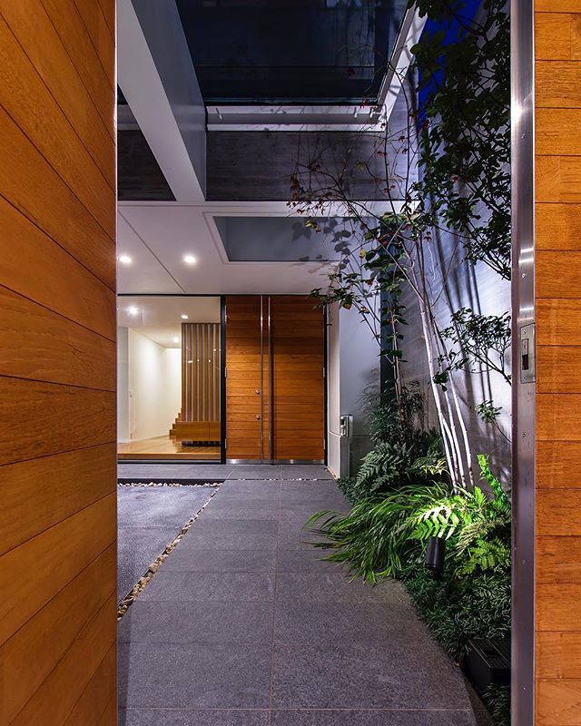 arstudioKATAOKA's tweet photo. ⿻ Mi 2017
.
Photo @arstudio.co.jp .
#architecture
#architect
#exterior
#interior
#設計事務所 
#コートハウス 
#デザイン住宅 
#シンプルモダン 
#アーキスタジオ
#名古屋の設計事務所 
#インテリアデザイン https://t.co/lfW2A3uorH