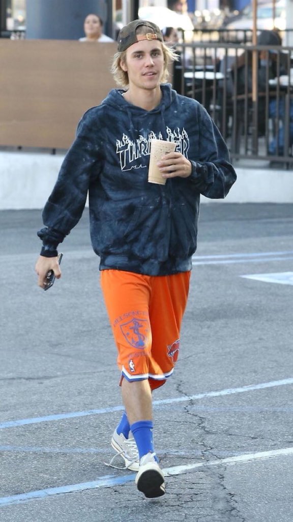 cmilasdrew's tweet photo. Sou tão apaixonada! Justin ontem em Hollywood, Califórnia. https://t.co/9WLBOhR3Uc