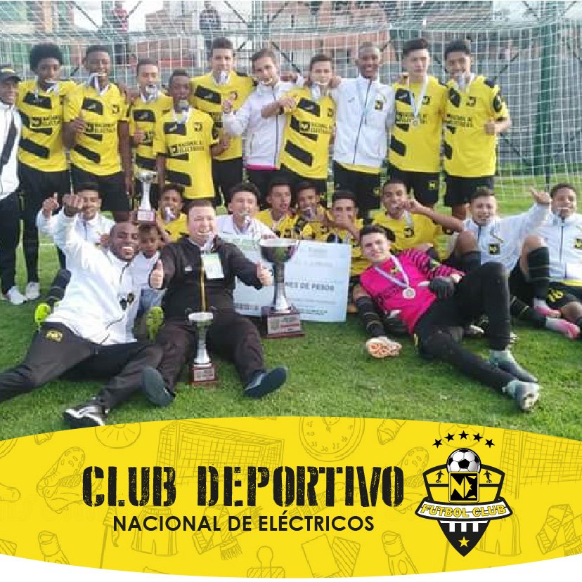 NalElectricosCD's tweet photo. Unión y compañerismo, hacen del Club Nacional de Eléctricos una familia

#FamiliasCDNE
#ClubdeportivoNAL
#tetraCampeon https://t.co/WbIrBnwHut
