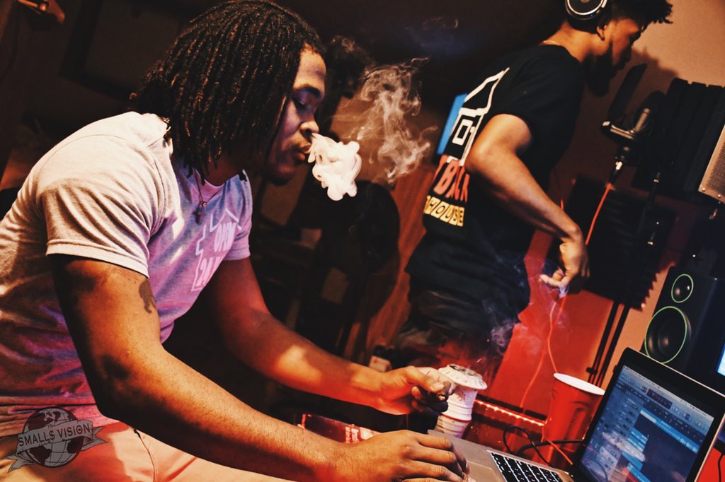 Jvlxn's tweet photo. ๐DFREE X OTH๐ @dfreedavinci @raythedesigner_ #SMALLSVISION https://t.co/JAgtYG2qTV
